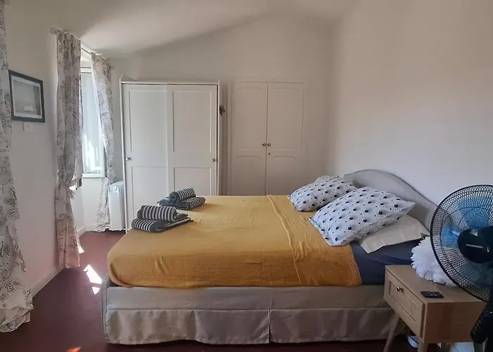 La Barca De La Vieille 2 * מנטון